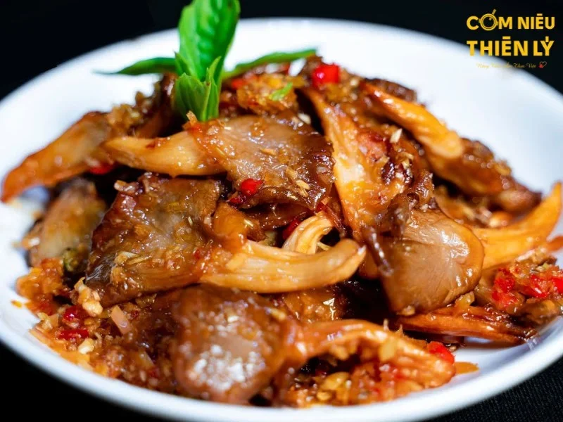 Oyster mushrooms braised with lemongrass and chili – a perfect balance of flavors